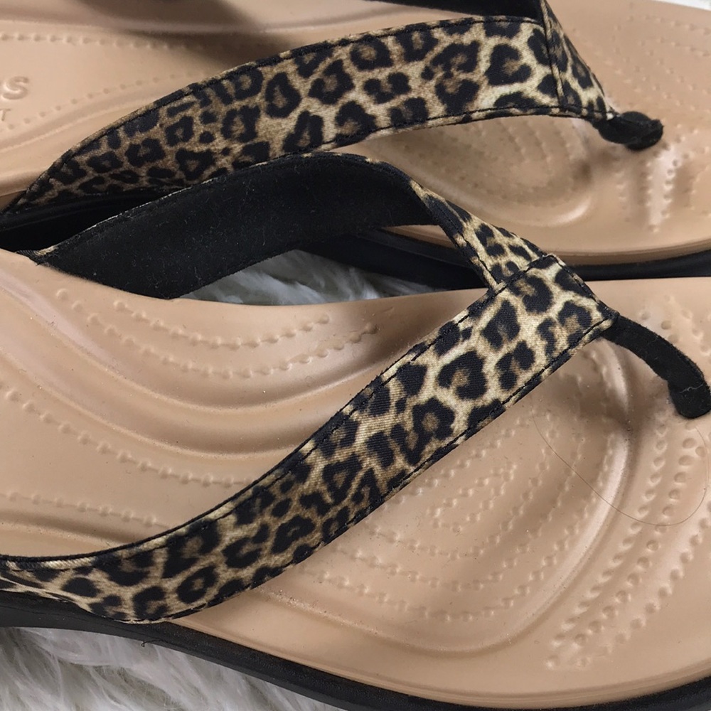 Cheetah croc flip flops women’s size 9